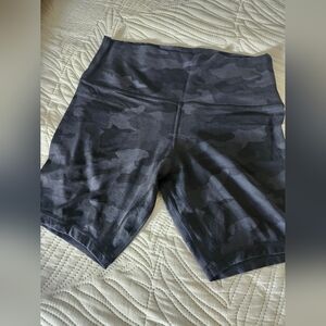 Lululemon Align, Black Camouflage Shorts, Size 12